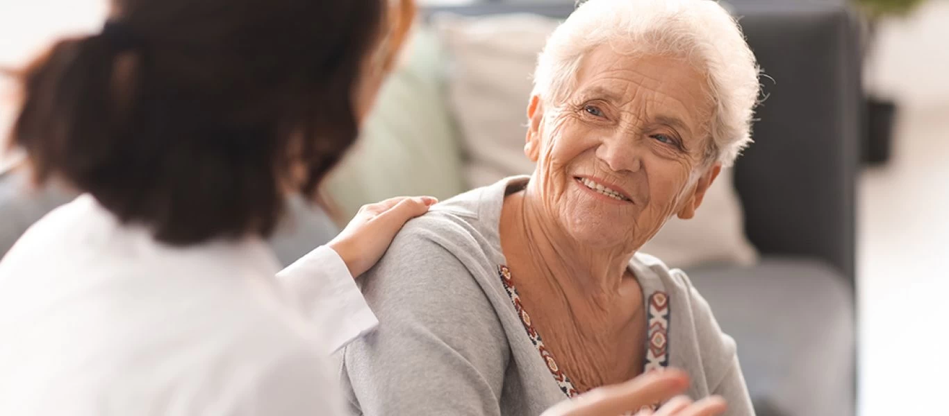 Οι ηλικιωμένοι εν μέσω πανδημίας έχουν πιο φιλοκοινωνική συμπεριφορά από ό,τι οι νεότεροι σύμφωνα με μελέτη